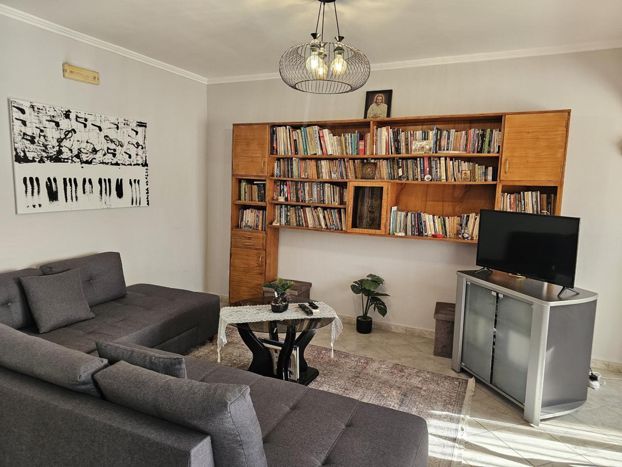 Library Apartment By Bohem Rentals Durrës Exterior foto
